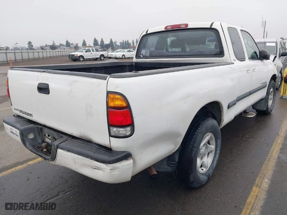 2001 Toyota Tundra SR5 with VIN 5TBRN34101S138836, listed as a IAAI auction lot 40957928 with 177,849 mi miles. Bid and sale history available at carsss.com. Image 4.