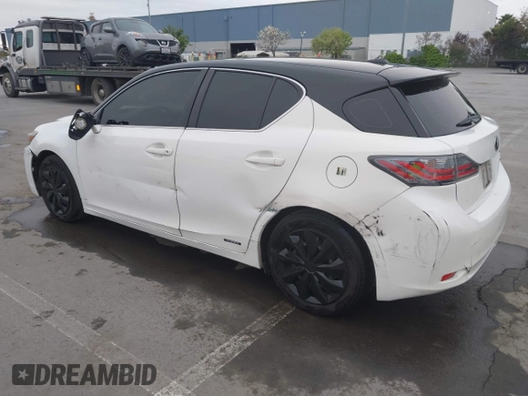 2013 Lexus CT 200h z VIN JTHKD5BH9D2172419, wystawiony jako IAAI lot #41968975 z przebiegiem 221 084 mil mil oraz . Historia ofert i sprzedaży dostępna na DreamBid. Obrazek 3.