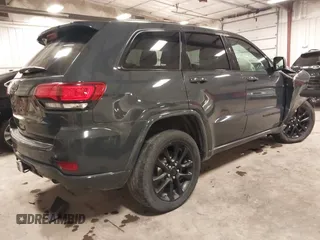 2017 Jeep Grand Cherokee Laredo with VIN 1C4RJFAG7HC886394, listed as a IAAI auction lot 40914121 with 66,895 mi miles. Bid and sale history available at carsss.com. Image 4.