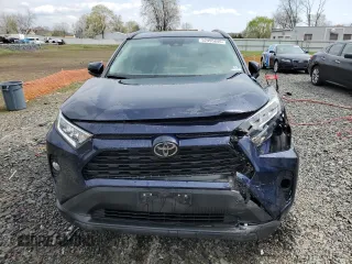 2019 Toyota RAV4 XLE with VIN 2T3P1RFV2KC053799, listed as a Copart auction lot 52495645 with 36,011 mi miles and Salvage Title. Bid and sale history available at carsss.com. Image 5.