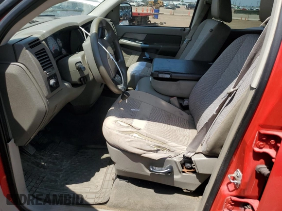 2008 Dodge 1500 SLT z VIN 1D7HU18N88S606861, wystawiony jako Copart lot #61357645 z przebiegiem 181 896 mil mil oraz Czysty tytuł • Clean title. Historia ofert i sprzedaży dostępna na DreamBid. Obrazek 7.