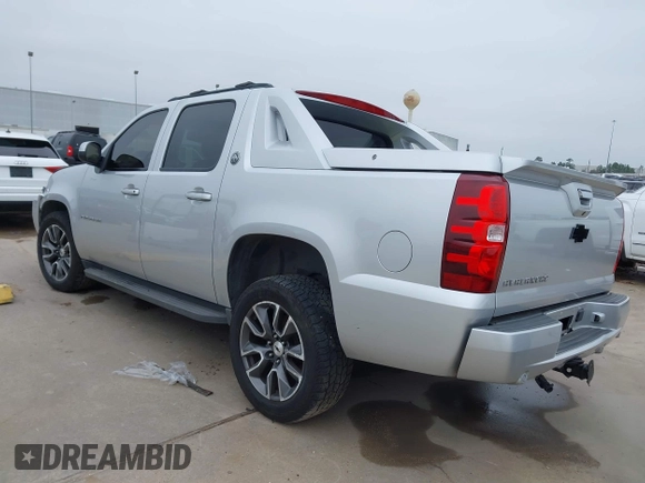 2013 Chevrolet Avalanche LT with VIN 3GNMCFE04DG162646, listed as a IAAI auction lot 41591896 with 151,541 mi miles and . Bid and sale history available at DreamBid. Image 3.