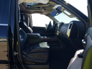 2017 GMC Sierra 1500 SLT z VIN 3GTU2NEC1HG385071, wystawiony jako IAAI lot #41877395 z przebiegiem 104 236 mil mil oraz . Historia ofert i sprzedaży dostępna na DreamBid. Obrazek 5.