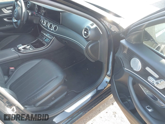 2018 Mercedes-Benz E-Class E 300 with VIN WDDZF4JB5JA474184, listed as a IAAI auction lot 41964703 with 32,278 mi miles. Bid and sale history available at carsss.com. Image 5.