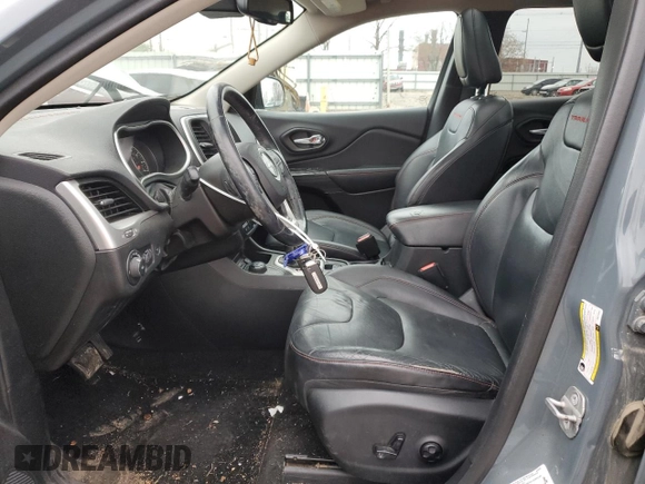 2014 Jeep Cherokee Trailhawk z VIN 1C4PJMBS8EW239981, wystawiony jako Copart lot #80226054 z przebiegiem 161 750 mil mil oraz Czysty tytuł • Clean title. Historia ofert i sprzedaży dostępna na DreamBid. Obrazek 7.