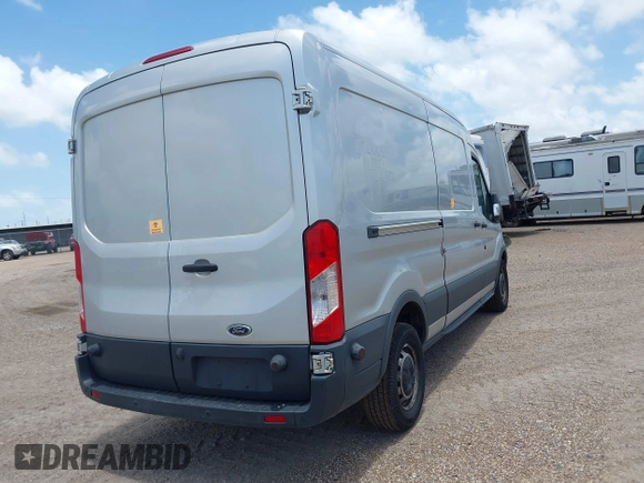 2015 Ford Transit Cargo z VIN 1FTNR2CM9FKB05431, wystawiony jako IAAI lot #42486662 z przebiegiem Nie podano mil oraz . Historia ofert i sprzedaży dostępna na DreamBid. Obrazek 4.