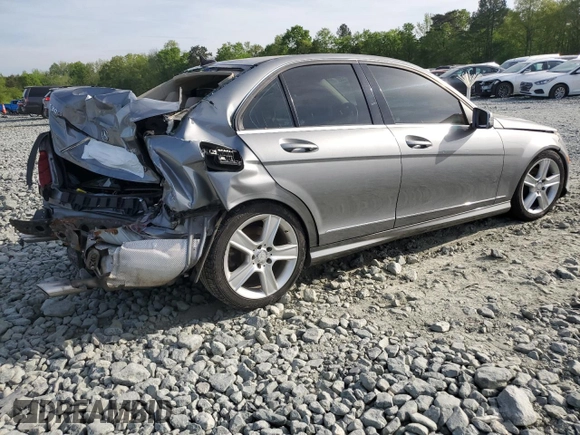 2011 Mercedes-Benz C 300 Sport z VIN WDDGF8BB3BR164454, wystawiony jako Copart lot #53807685 z przebiegiem 194 025 mil mil oraz Szkoda całkowita • Salvage title. Historia ofert i sprzedaży dostępna na DreamBid. Obrazek 3.