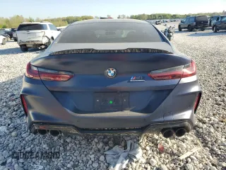 2024 BMW M8 Competition z VIN WBSGV0C04RCP20045, wystawiony jako Copart lot #55967195 z przebiegiem 22 260 mil mil oraz Szkoda całkowita • Salvage title. Historia ofert i sprzedaży dostępna na DreamBid. Obrazek 6.