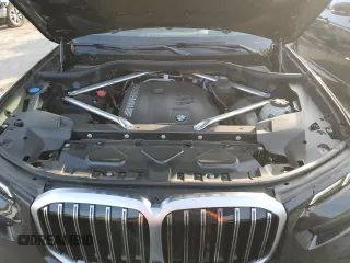2024 BMW X7 xDrive40i with VIN 5UX23EM02R9V74498, listed as a Copart auction lot 82668234 with 9,469 mi miles and Salvage Title. Bid and sale history available at carsss.com. Image 12.