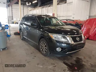 2016 Nissan Pathfinder S with VIN 5N1AR2MNXGC630771, listed as a IAAI auction lot 40825523 with 106,051 mi miles. Bid and sale history available at carsss.com. Image 1.