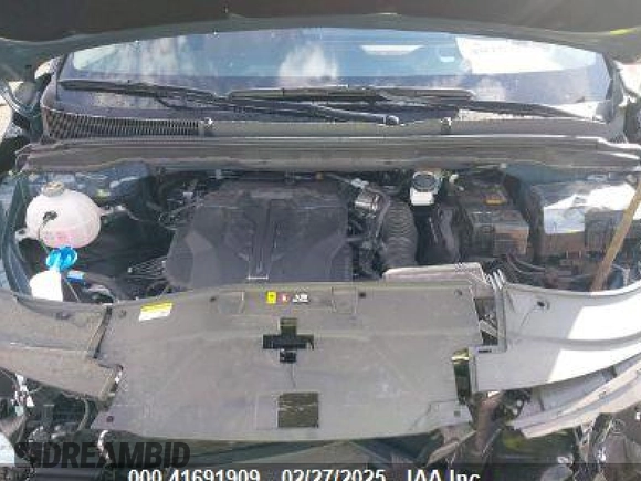 2025 Kia Carnival SX Prestige with VIN KNDNE5K32S6453595, listed as a IAAI auction lot 41691909 with 6,376 mi miles and . Bid and sale history available at carsss.com. Image 10.