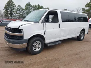 2020 Chevrolet Express Passenger LT z VIN 1GAZGPFG4L1121251, wystawiony jako IAAI lot #41306415 z przebiegiem 77 060 mil mil oraz . Historia ofert i sprzedaży dostępna na DreamBid. Obrazek 21.