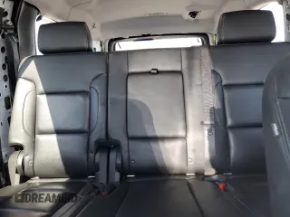 2018 Chevrolet Suburban LT z VIN 1GNSKHKC3JR331975, wystawiony jako Copart lot #56638795 z przebiegiem 130 647 mil mil oraz Szkoda całkowita • Salvage title. Historia ofert i sprzedaży dostępna na DreamBid. Obrazek 10.