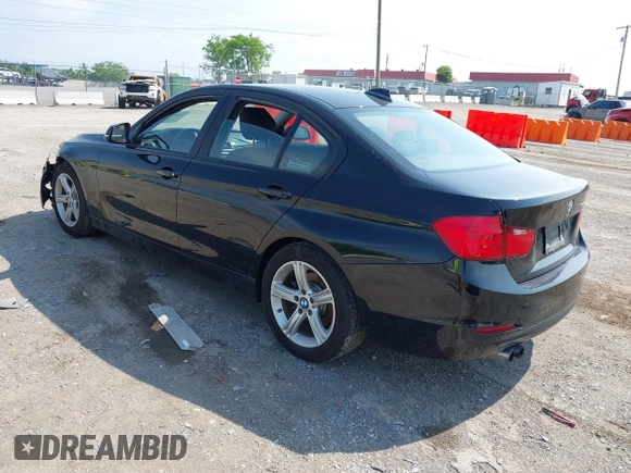 2015 BMW 3 Series 328i с VIN WBA3A5G50FNS91391, выставлен на аукционе IAAI как лот 42095644 с пробегом 184 702 миль миль и . История ставок и продаж доступна на DreamBid. Изображение 3.