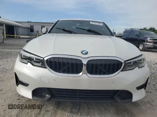 2021 BMW 3 Series 330i with VIN 3MW5R1J08M8C17949, listed as a Copart auction lot 61241105 with 48,593 mi miles and Clean title. Bid and sale history available at DreamBid. Image 5.