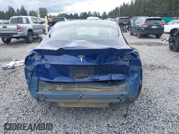 2018 Tesla Model 3 Long Range Battery z VIN 5YJ3E1EBXJF092025, wystawiony jako IAAI lot #42268369 z przebiegiem 132 687 mil mil oraz . Historia ofert i sprzedaży dostępna na DreamBid. Obrazek 17.