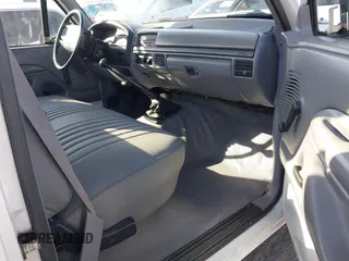 1994 Ford F-150 with VIN 1FTDF15Y8RLA07200, listed as a IAAI auction lot 41710849 with 1 mi miles. Bid and sale history available at carsss.com. Image 5.