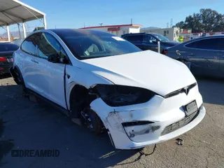 2022 Tesla Model X with VIN 7SAXCBE56NF329657, listed as a IAAI auction lot 41400629 with 1 mi miles. Bid and sale history available at carsss.com. Image 1.