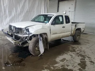 2011 Toyota Tacoma z VIN 5TFUX4EN8BX001013, wystawiony jako Copart lot #56904015 z przebiegiem 213 265 mil mil oraz Szkoda całkowita • Salvage title. Historia ofert i sprzedaży dostępna na DreamBid. Obrazek 1.