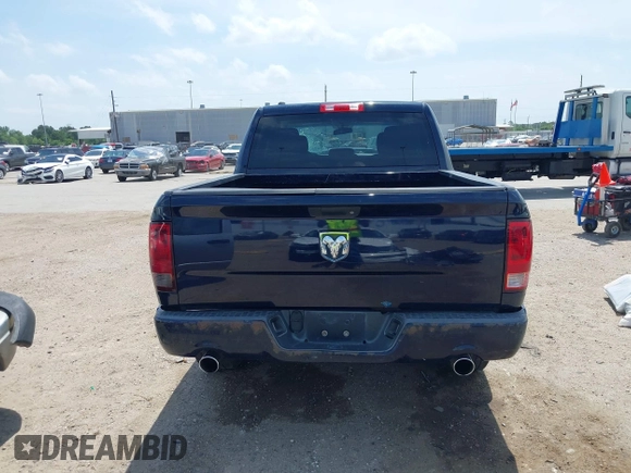 2013 Ram 1500 Express z VIN 1C6RR6KT3DS566209, wystawiony jako IAAI lot #42060295 z przebiegiem 168 948 mil mil oraz . Historia ofert i sprzedaży dostępna na DreamBid. Obrazek 17.