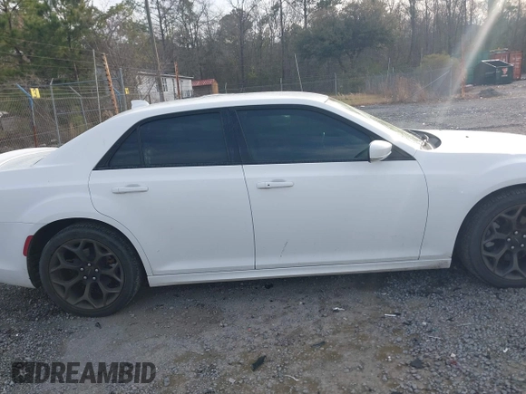 2016 Chrysler 300 with VIN 2C3CCABTXGH328909, listed as a IAAI auction lot 41788815 with 106,088 mi miles. Bid and sale history available at carsss.com. Image 13.