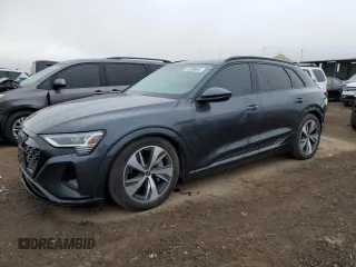 2024 Audi Q8 e-tron Premium z VIN WA14AAGE5RB027891, wystawiony jako Copart lot #48788665 z przebiegiem 16 119 mil mil oraz Szkoda całkowita • Salvage title. Historia ofert i sprzedaży dostępna na DreamBid. Obrazek 1.