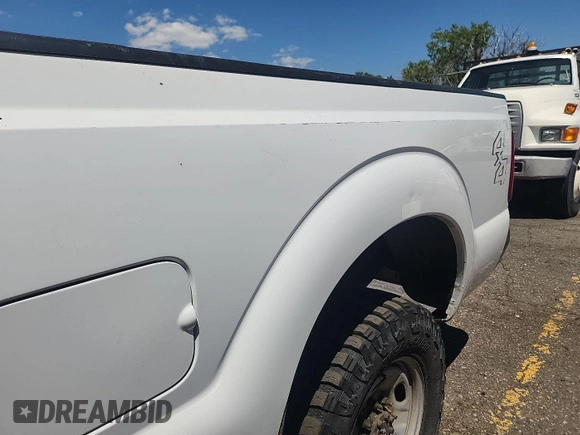 2014 Ford F-250 XL with VIN 1FT7X2B61EEB37353, listed as a IAAI auction lot 42587665 with 123,533 mi miles and . Bid and sale history available at DreamBid. Image 1.