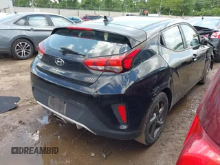 2019 Hyundai Veloster Premium с VIN KMHTG6AF1KU003446, выставлен на аукционе IAAI как лот 42551823 с пробегом 93 296 миль миль и . История ставок и продаж доступна на DreamBid. Изображение 4.