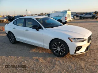 2021 Volvo S60 Momentum with VIN 7JR102FZ0MG118375, listed as a Copart auction lot 84476714 with 37,168 mi miles and Salvage Title. Bid and sale history available at carsss.com. Image 4.