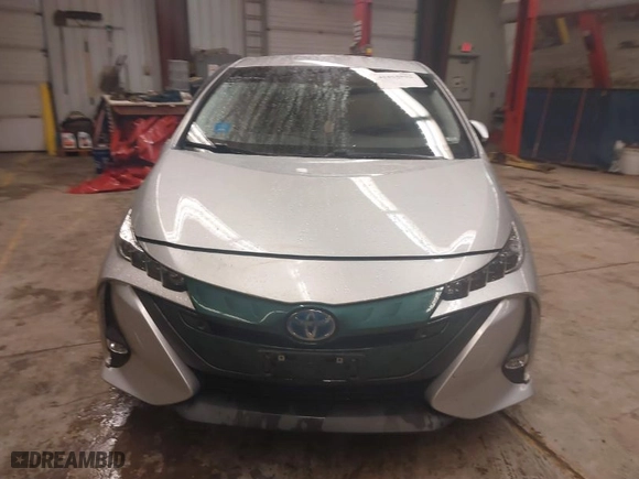 2018 Toyota Prius Prime Plus with VIN JTDKARFPXJ3100119, listed as a IAAI auction lot 41815822 with NaN miles. Bid and sale history available at carsss.com. Image 12.