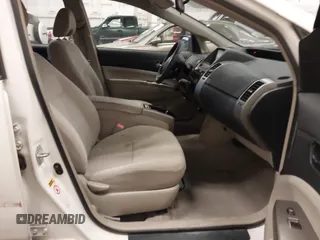 2007 Toyota Prius with VIN JTDKB20U677677976, listed as a IAAI auction lot 41777887 with 211,290 mi miles. Bid and sale history available at carsss.com. Image 5.