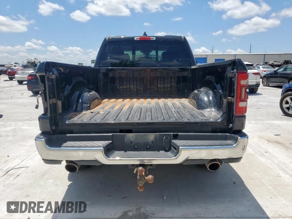 2020 Ram 1500 Laramie z VIN 1C6RREDT7LN306139, wystawiony jako Copart lot #62704995 z przebiegiem 118 657 mil mil oraz Szkoda całkowita • Salvage title. Historia ofert i sprzedaży dostępna na DreamBid. Obrazek 6.