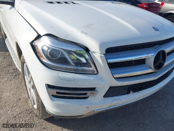 2015 Mercedes-Benz GL-Class GL 450 with VIN 4JGDF6EEXFA616584, listed as a IAAI auction lot 41084479 with 144,472 mi miles. Bid and sale history available at carsss.com. Image 6.