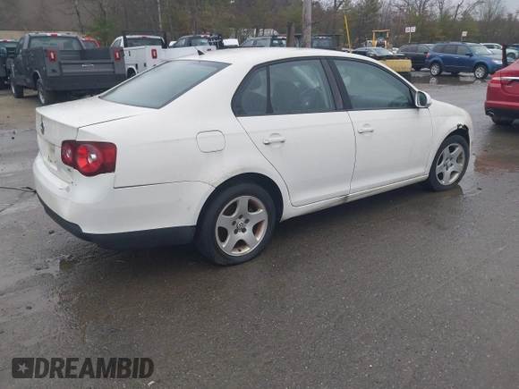 2008 Volkswagen Jetta Sedan S with VIN 3VWJZ71K88M150589, listed as a IAAI auction lot 41987920 with 202,060 mi miles. Bid and sale history available at carsss.com. Image 4.