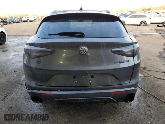 2021 Alfa Romeo Stelvio Ti z VIN ZASPAKBN0M7D11271, wystawiony jako Copart lot #42607935 z przebiegiem 47 796 mil mil oraz Szkoda całkowita • Salvage title. Historia ofert i sprzedaży dostępna na DreamBid. Obrazek 6.