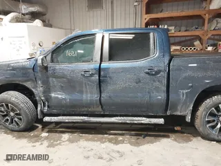 2022 Chevrolet Silverado 1500 LT with VIN 3GCPDKEK4NG530970, listed as a IAAI auction lot 41621631 with 70,637 mi miles. Bid and sale history available at carsss.com. Image 14.