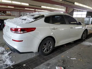2020 Kia Optima LX with VIN 5XXGT4L39LG419227, listed as a Copart auction lot 45553685 with 103,730 mi miles and Salvage Title. Bid and sale history available at carsss.com. Image 3.