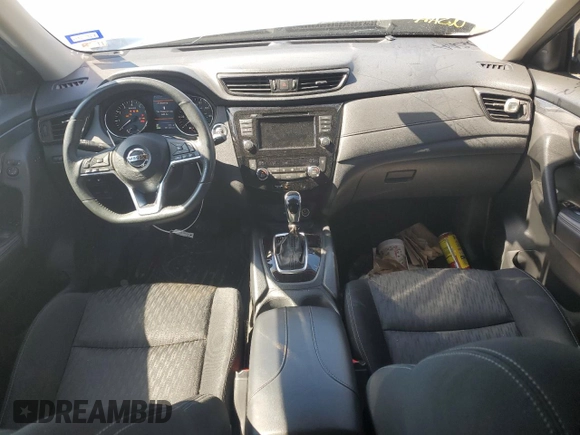 2018 Nissan Rogue SV z VIN KNMAT2MV8JP581561, wystawiony jako Copart lot #47267945 z przebiegiem 105 130 mil mil oraz Szkoda całkowita • Salvage title. Historia ofert i sprzedaży dostępna na DreamBid. Obrazek 8.