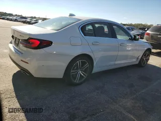 2021 BMW 5 Series 530e with VIN WBA13AG07MCG86131, listed as a Copart auction lot 81957964 with 39,405 mi miles and Salvage Title. Bid and sale history available at carsss.com. Image 3.