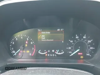 2020 Ford Escape SE z VIN 1FMCU9G66LUC32126, wystawiony jako IAAI lot #42313650 z przebiegiem 104 550 mil mil oraz . Historia ofert i sprzedaży dostępna na DreamBid. Obrazek 7.
