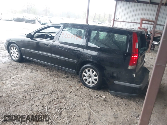 2002 Volvo V70 with VIN YV1SW61R821261424, listed as a IAAI auction lot 42014484 with 1 mi miles. Bid and sale history available at carsss.com. Image 3.