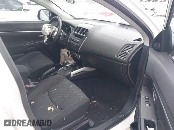 2011 Mitsubishi Outlander Sport SE with VIN JA4AP4AU1BZ005113, listed as a IAAI auction lot 40390111 with 152,712 mi miles. Bid and sale history available at carsss.com. Image 5.