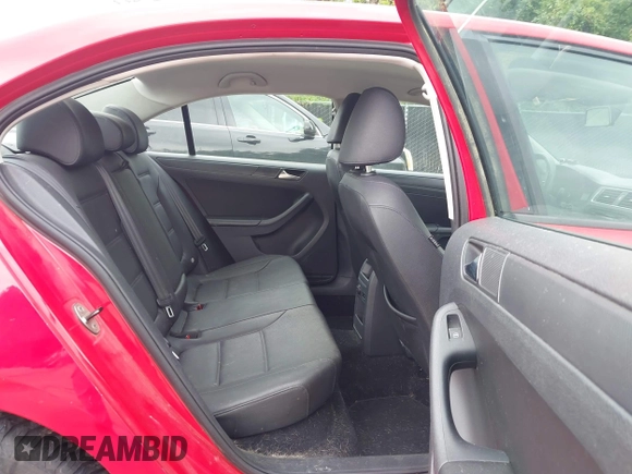 2011 Volkswagen Jetta SE with VIN 3VWDZ7AJ2BM399546, listed as a IAAI auction lot 42635268 with 195,565 mi miles and . Bid and sale history available at DreamBid. Image 8.