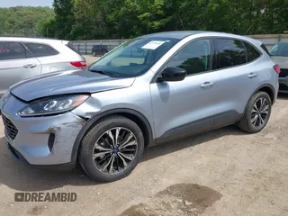2022 Ford Escape SE z VIN 1FMCU0G68NUB64197, wystawiony jako IAAI lot #42279268 z przebiegiem 10 579 mil mil oraz . Historia ofert i sprzedaży dostępna na DreamBid. Obrazek 2.