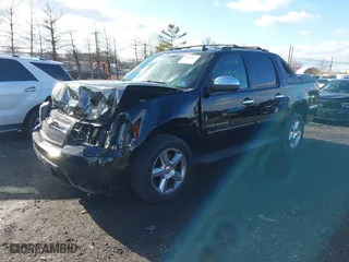 2012 Chevrolet Avalanche LT with VIN 3GNTKFE77CG228522, listed as a IAAI auction lot 40941557 with 166,954 mi miles. Bid and sale history available at carsss.com. Image 2.