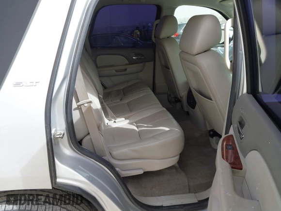 2014 GMC Yukon SLT with VIN 1GKS1CE02ER204452, listed as a IAAI auction lot 41804400 with 176,265 mi miles. Bid and sale history available at carsss.com. Image 8.