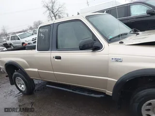2000 Mazda B-Series 4WD Truck SE with VIN 4F4ZR17V4YTM04182, listed as a IAAI auction lot 41643775 with 181,854 mi miles. Bid and sale history available at carsss.com. Image 13.