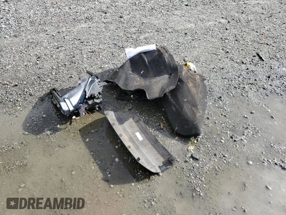 2022 GMC Yukon XL Denali with VIN 1GKS1JKL6NR152312, listed as a Copart auction lot 47548525 with 18,895 mi miles and Salvage Title. Bid and sale history available at DreamBid. Image 13.