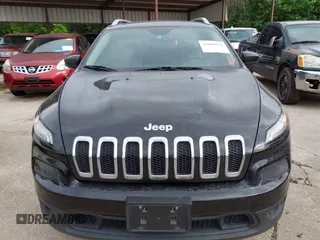 2014 Jeep Cherokee Latitude with VIN 1C4PJMCS5EW294743, listed as a IAAI auction lot 42098992 with 185,814 mi miles. Bid and sale history available at carsss.com. Image 6.
