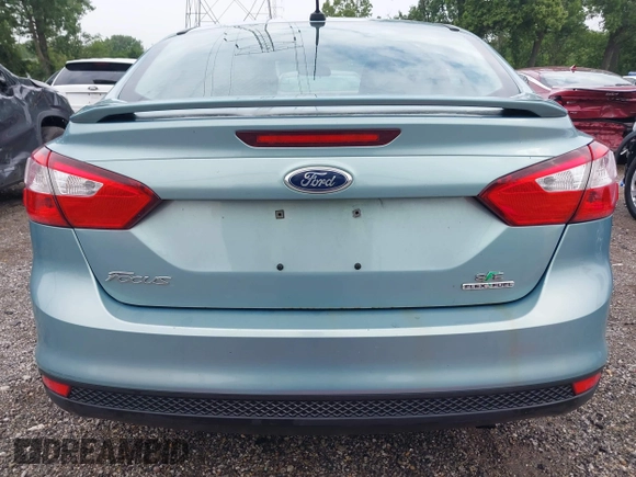2012 Ford Focus SE with VIN 1FAHP3F29CL464650, listed as a IAAI auction lot 42495994 with 142,336 mi miles and . Bid and sale history available at DreamBid. Image 17.
